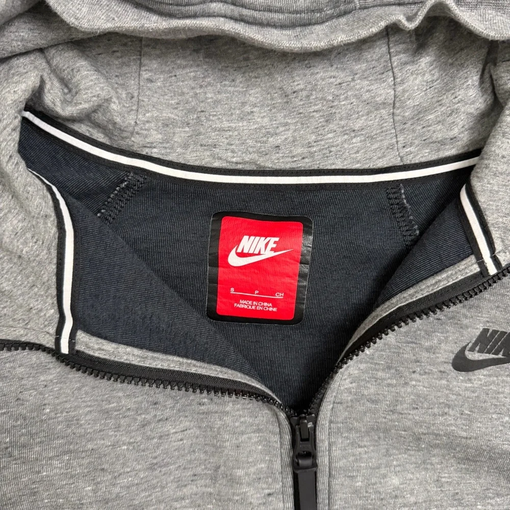 Nike Tech Women’s Fleece Cape Hooded Full Zip Sweatshirt-size Small *like NEW*